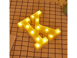 Letra LED K Iluminada con Luz Blanca Cálida, Altura 22cm, Funcionamiento a Pilas 2*AA