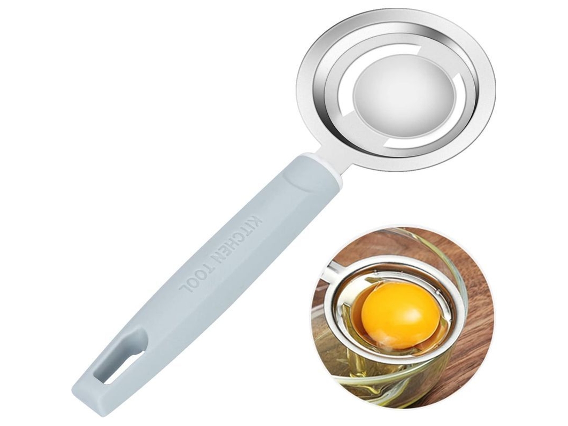 Separador de huevos de acero inoxidable apto para uso alimentario con mango largo de color azul claro para repostería.