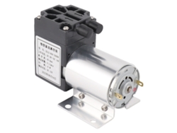 Bomba de vacío sin aceite de 12 V, 65-120 kPa, 5 L/min con soporte.