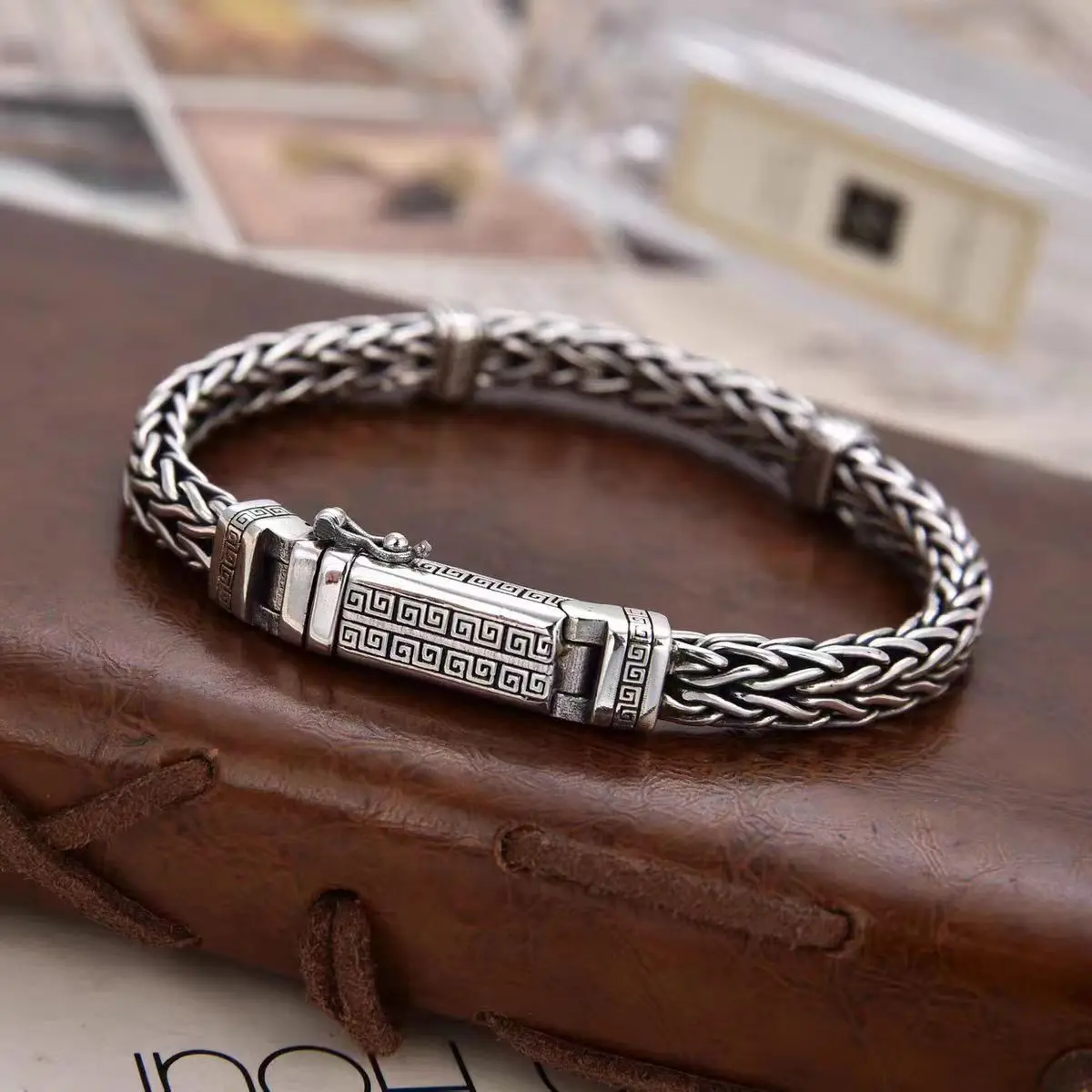 Brazalete Vikingo Para Hombre (18 Cm) Con Cadena Bañada En Plata.