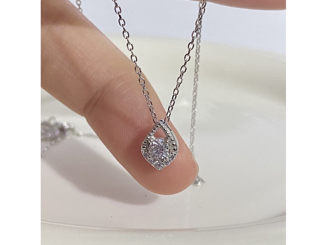 Collar Star Tears De Plata De Ley 925 (oro Blanco) Con Colgante De Circonita Y Diamante En Forma De Lágrima: Un Diseño Lujoso.