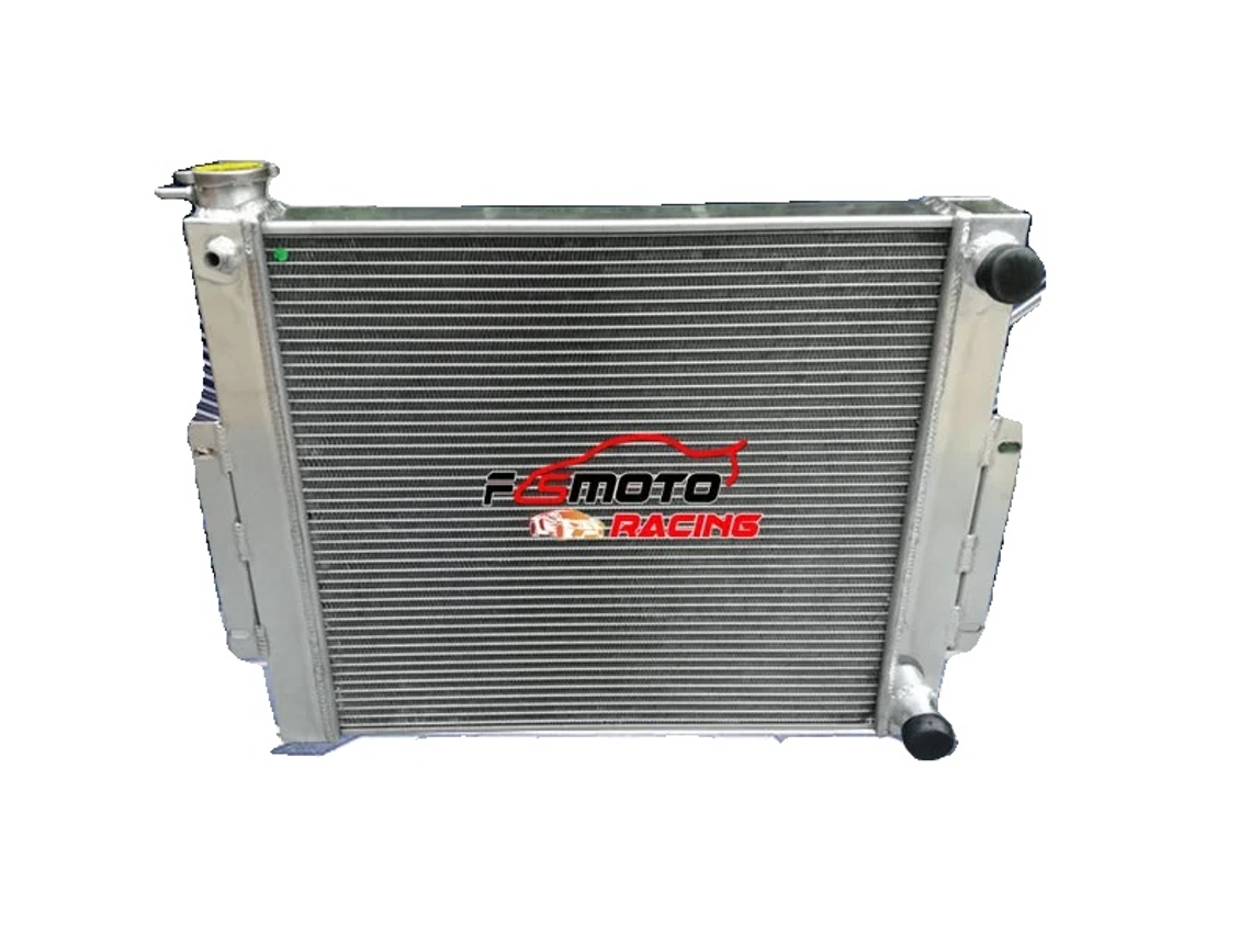 Radiador de aluminio para Jeep CJ7, compatible con Chevy V8 LS swap, 3 filas, rendimiento de enfriamiento eficiente OEM.