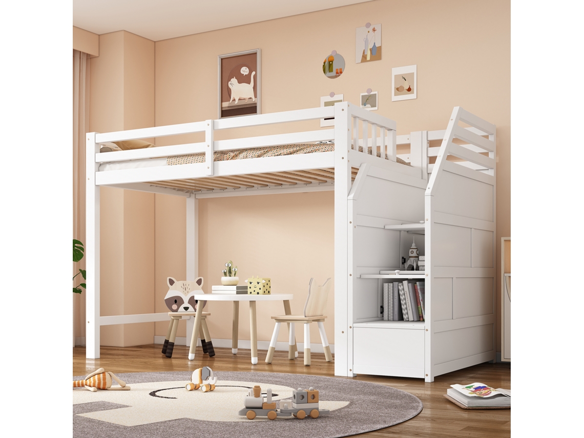 Cama alta de 90x200cm con somier de láminas (colchón no incluido), escalera escamoteable y espacio libre para vestirse a gusto.