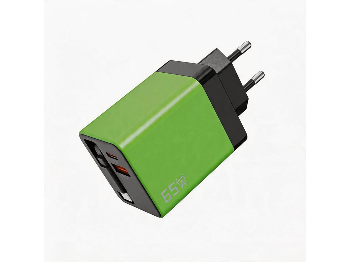 Cargador Gan De 65 W Y 3 Puertos Con Cable De Datos Retráctil Digitallab Verde