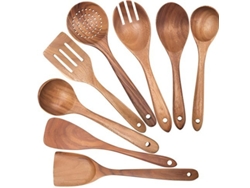 Juego de ocho utensilios de cocina, fabricados en madera maciza natural, para uso doméstico, que incluye ollas y sartenes antiadherentes.