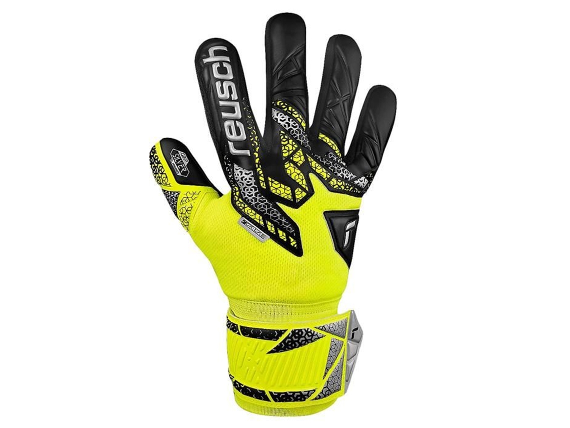 Guantes de fútbol Attrakt Silver, ideales para jóvenes porteros. Cierre de velcro ajustable. Logotipo serigrafiado.
