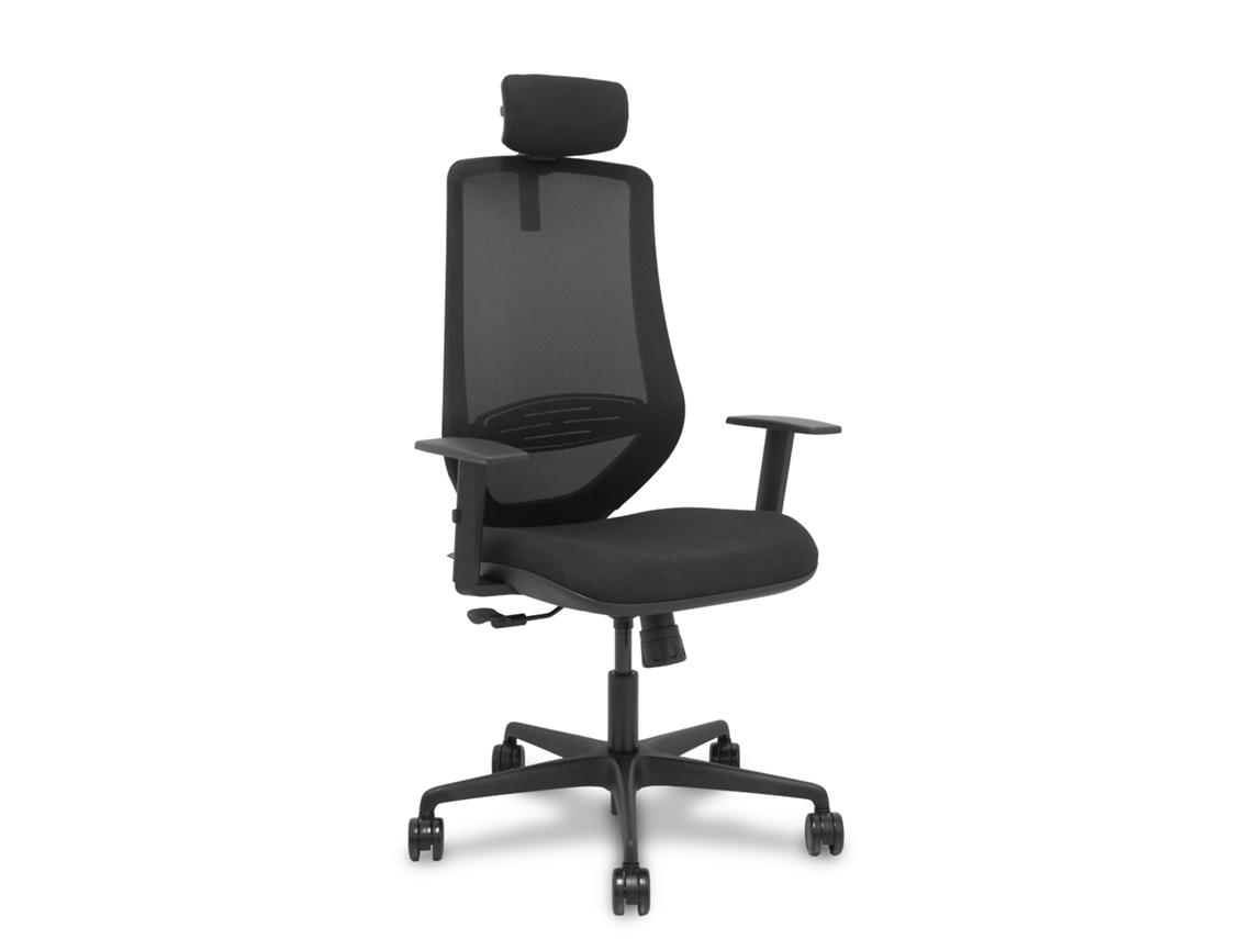 Silla de oficina Mardos con mecanismo sincronizado, tapizada en tela negra. Equipada con soporte lumbar 1D, reposabrazos 1D, reposacabezas 2D y ruedas de nailon de 65 mm.