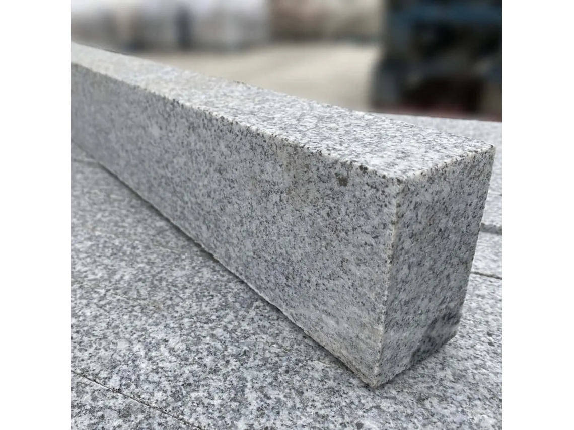 Bordillo de granito, palé de 70 unidades / 100x10x6 cm / Gris - Aserrado