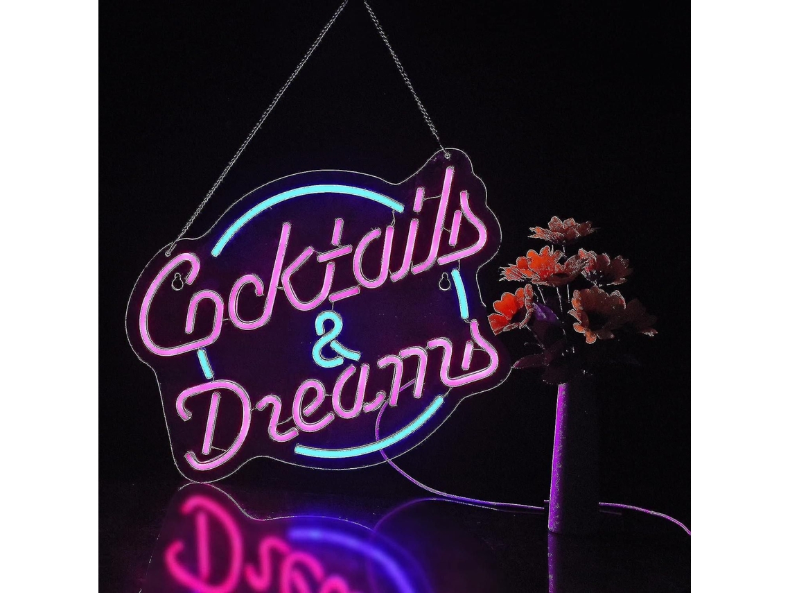 Letrero neón "Cocktails and Dreams 2024" regulable. Decoración pared para bar, hotel o fiesta. Led.