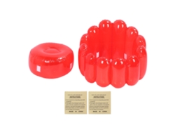 Sofá hinchable portátil, transparente, rojo caramelo, para uso exterior.