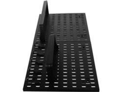 Organizador de pared, plástico negro con ganchos y estantes, duradero.