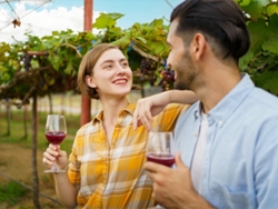 SMARTBOX ¡La Rioja para bebérsela!: visita a bodega D.O. Rioja y cata de vinos para 2 personas Caja Regalo