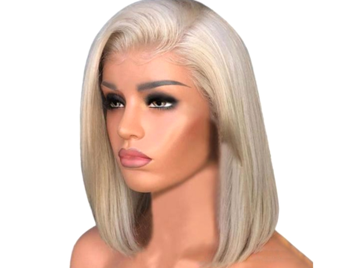 Peruca curta e lisa de cabelo humano loiro claro, modelo 2026, com repartição central e touca rosa.