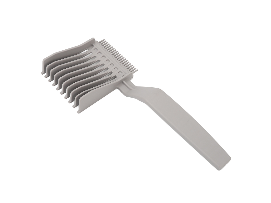 Pente de corte profissional curvo para barbeiros, com design nivelado e dentes arredondados, modelo 2026.