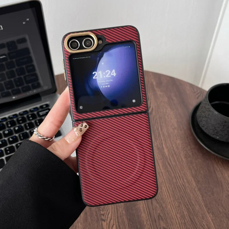 (rojo, Galaxy Z Flip4) Lujosa Funda Ultrafina De Fibra De Carbono Con Marco Suave Y Carga Inalámbrica Magnética.