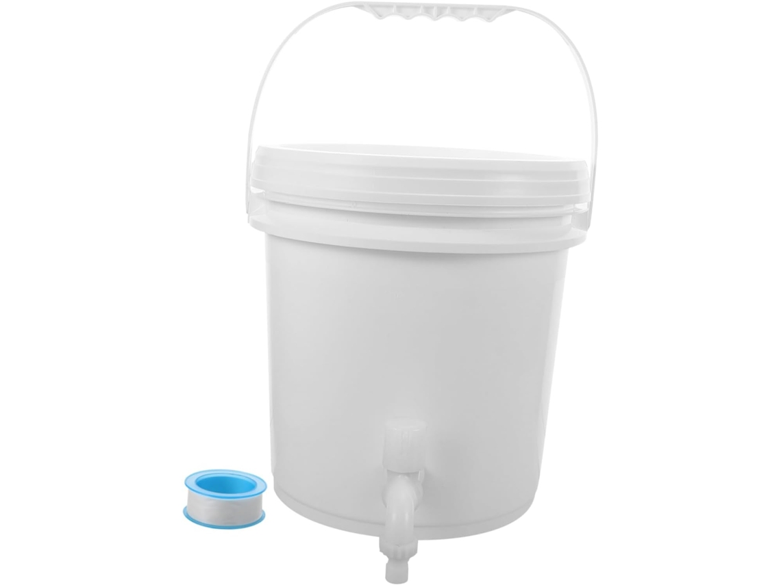 Cubo de agua para acampar, recipiente para almacenar líquidos al aire libre.