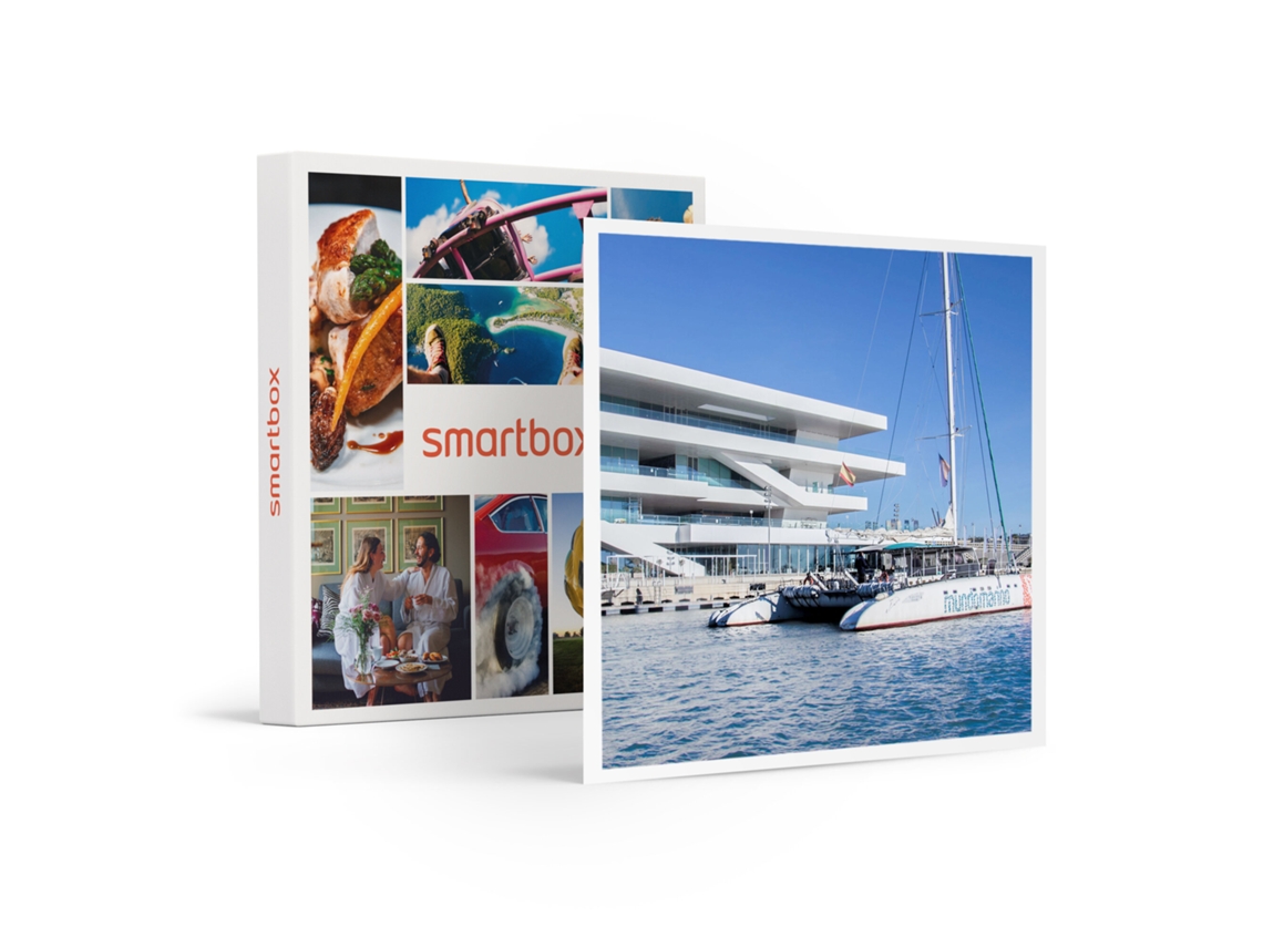 Caja Regalo SMARTBOX Ruta en catamarán con parada en cala y comida para 2 adultos y 1 niño