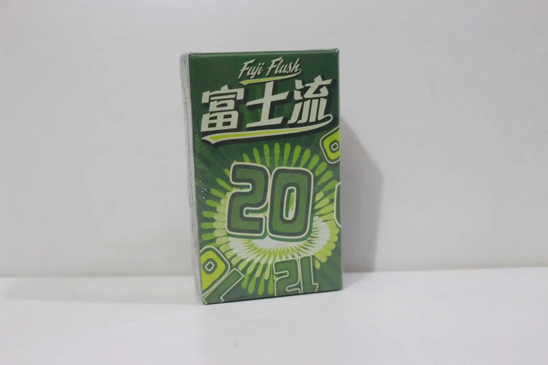 (fuji Flush) Es Un Juego De Cartas Rápido Y Divertido Para 3 A 8 Jugadores.