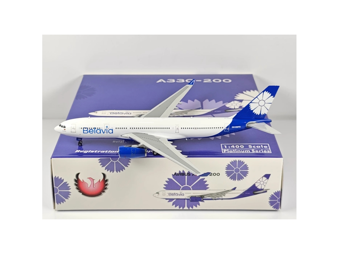 Modelo De Avión De Aleación Fundida A Presión Belavia A330-200 Ew-588pd A Escala 1/400