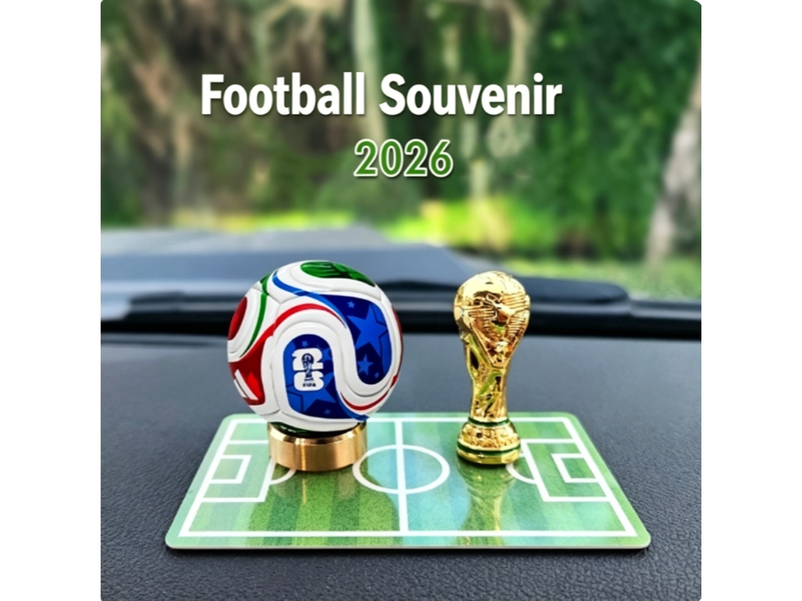Pack Copa + Balón Para Coche, Dos Bases Antideslizantes + Alfombra Campo Incluida, Juego Decorativo Futbolístico Completo.