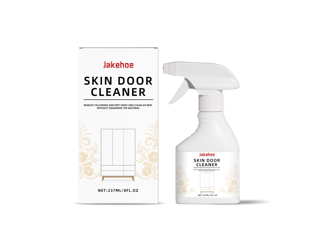 Spray limpiador para eliminar manchas de las puertas de los armarios.