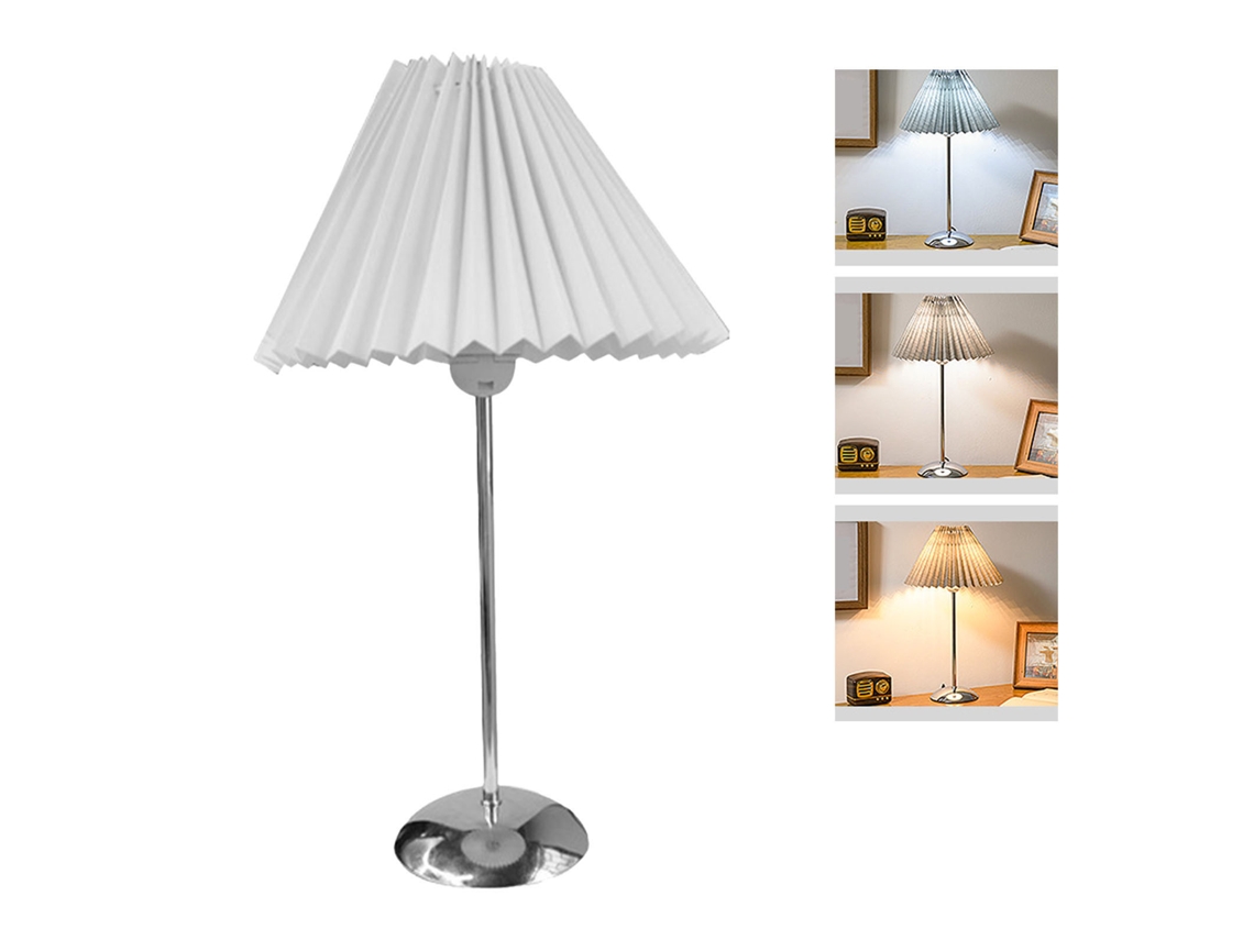 Lámpara de mesa de metal con pantalla de tela para dormitorio y salón.