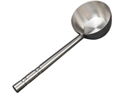 Concha De Cozinha: Com Esta Concha Prática, Cozinhar E Servir Fica Mais Fácil. Colher Utensílio De Cozinha.