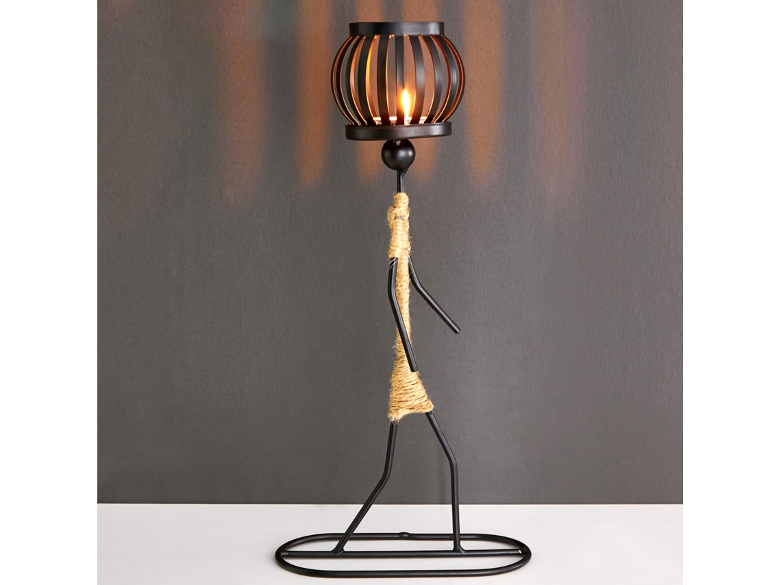 Candelabro decorativo de hierro forjado con cordón de junco.