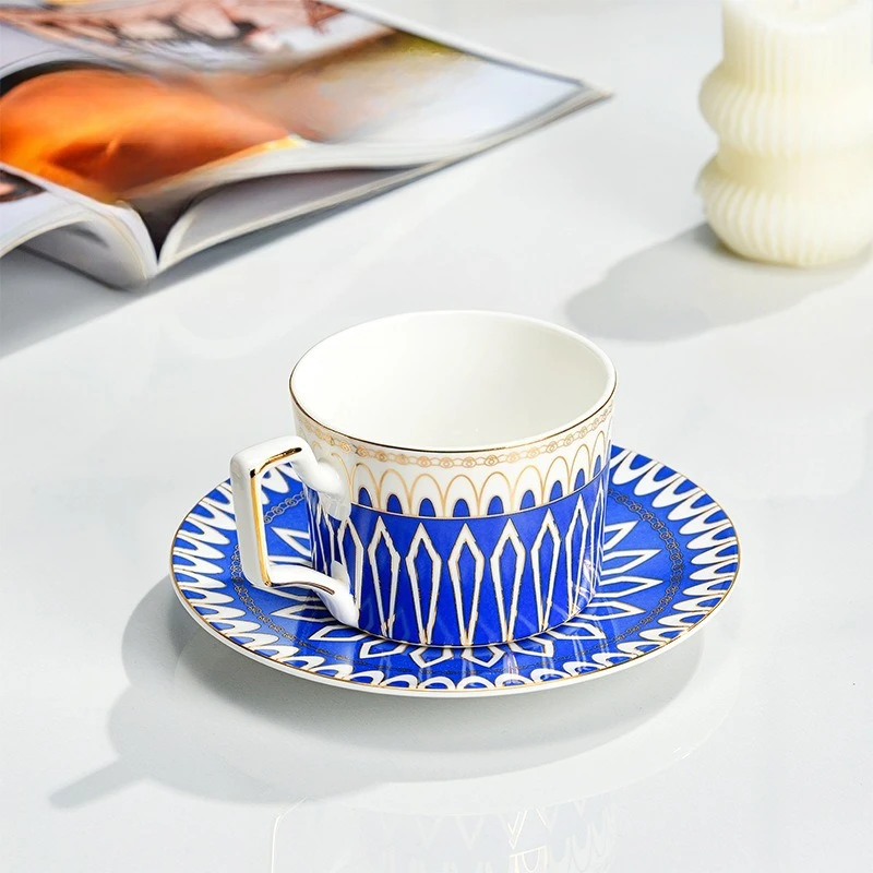 (estilo C 210 Ml) Taza De Café De Porcelana Fina Con Borde Dorado De Estilo Europeo Y Platillo, Una Lujosa Taza De Cerámica Para La Oficina.