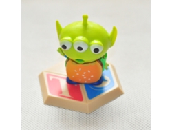 Figuritas de extraterrestres con decoraciones de comida para jugar.