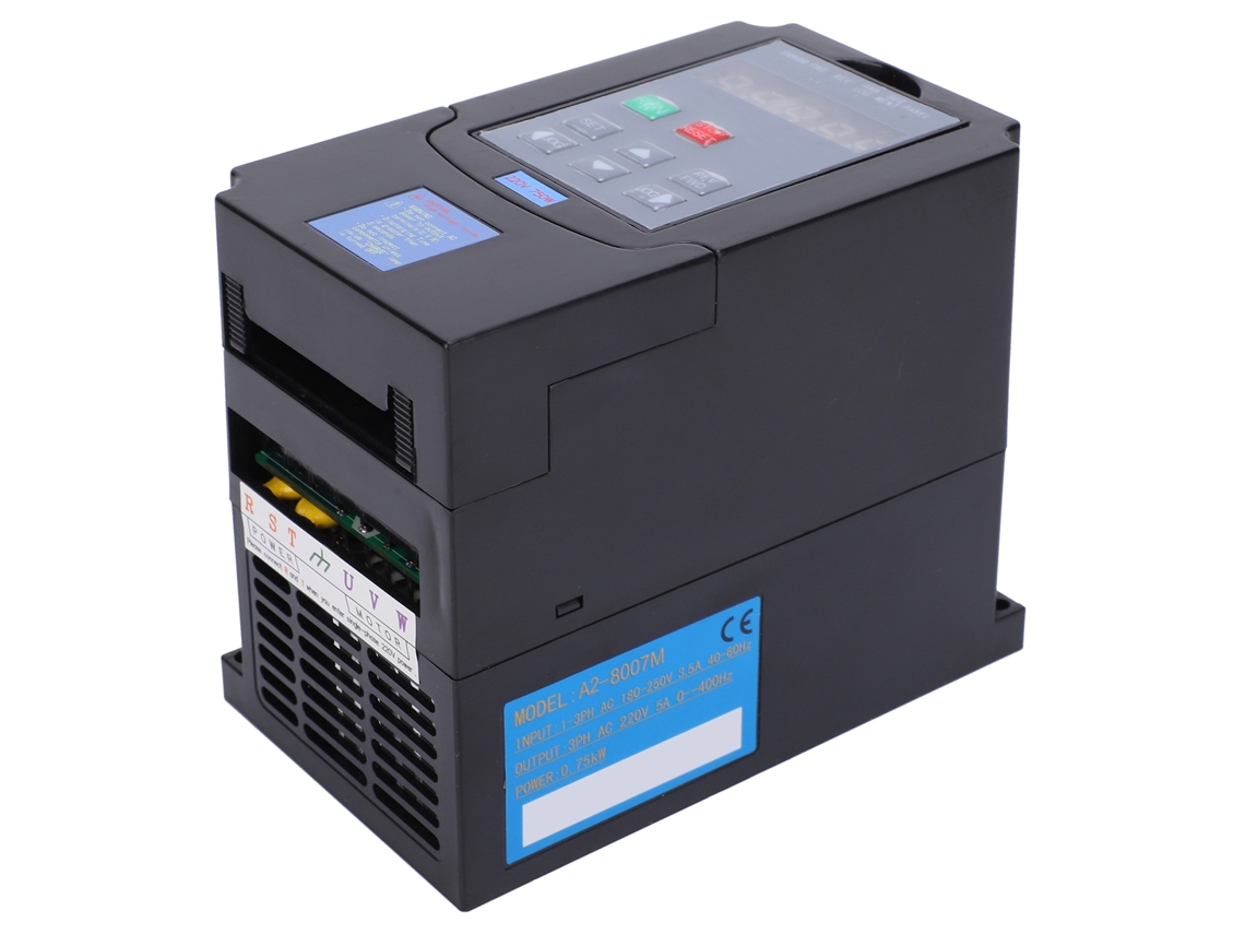Equipo de control industrial con motor convertidor de frecuencia variable (sin marca)