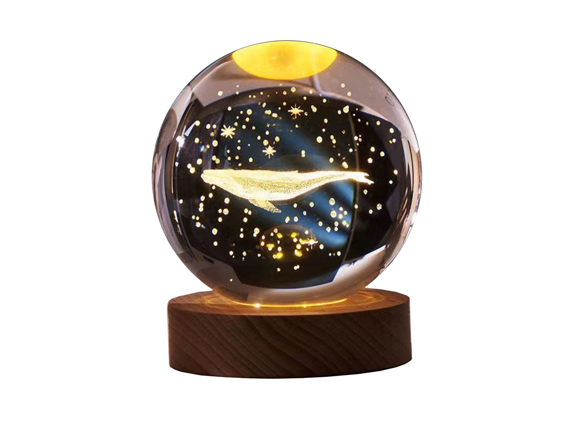 Bola De Cristal 3d Luminosa Com Base De Madeira 8cm Decorativa Ornamento Luz Noturna