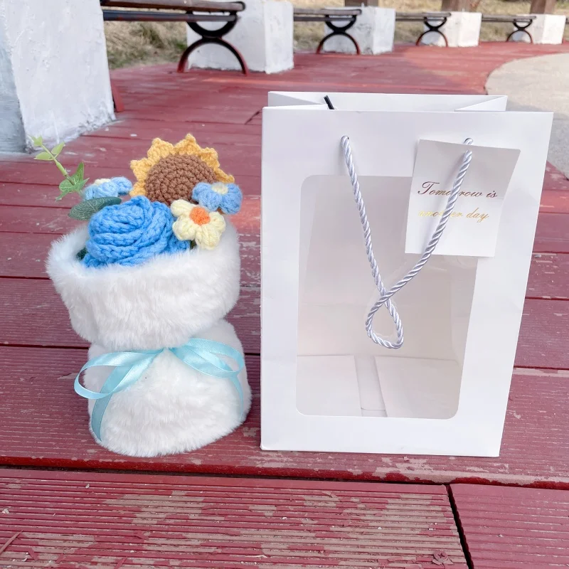 (24 Cm) Rosa Artificial De Ganchillo, Ramo Tejido A Mano Con Bolso. Regalo Creativo Para El Día De La Graduación.