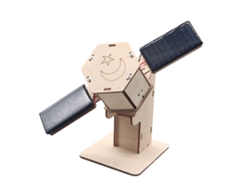Rompecabezas 3D de madera (sin marca) con energía solar y modelo de satélite para uso educativo.