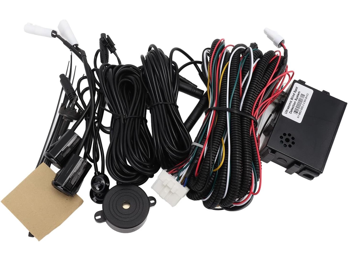 Sistema De Monitoreo De Punto Ciego Del Automóvil Con Detección Precisa De Marcha Atrás.