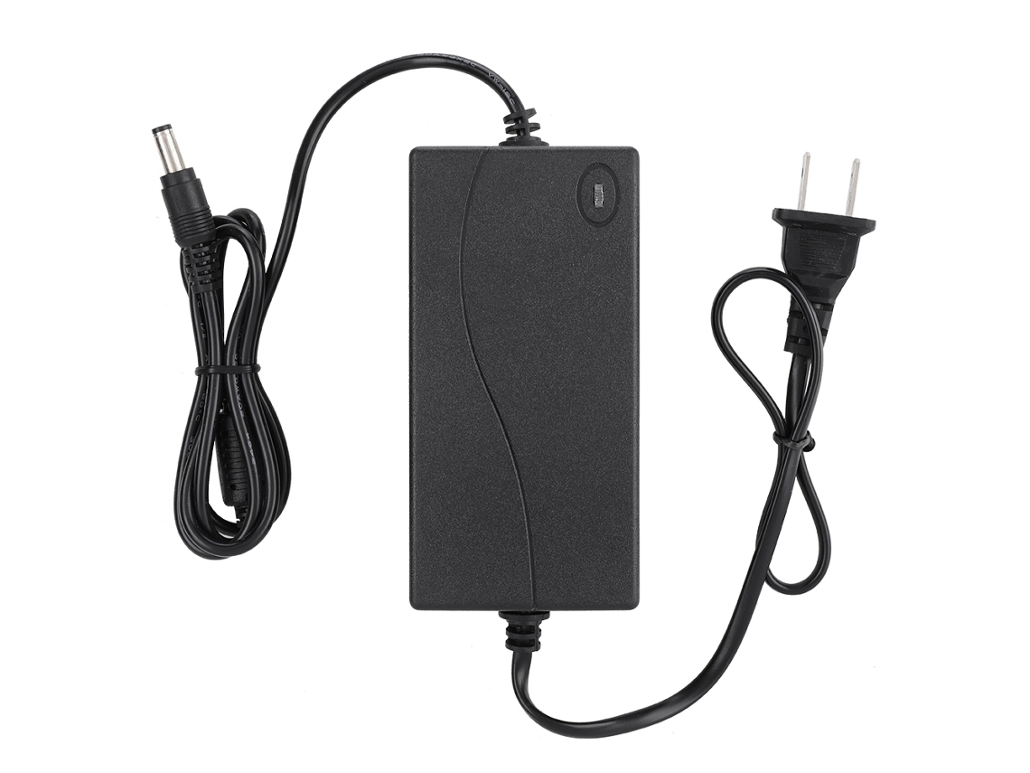 Adaptador de fuente de alimentación de 9 V y 3 A con voltaje regulado