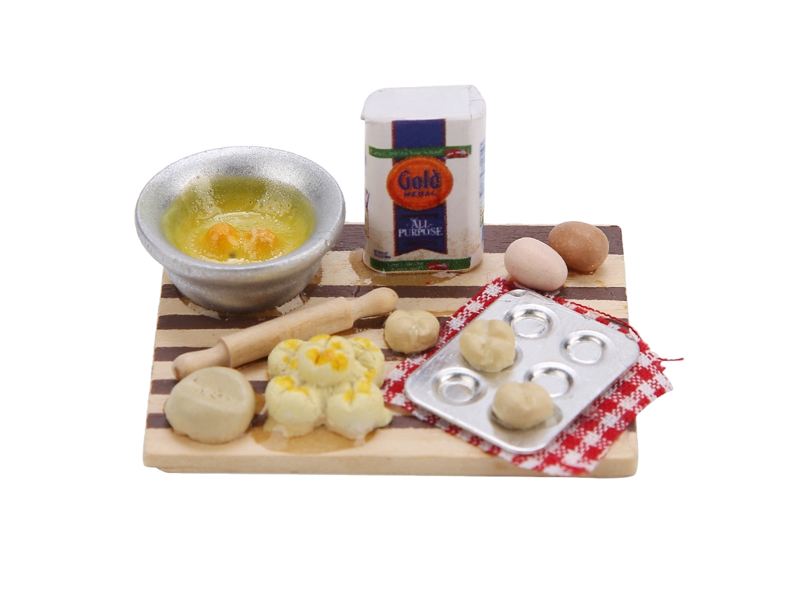 Accesorios para casa de muñecas Bjww: Mesa de cocina con mantel y comida en miniatura para escala 1/12