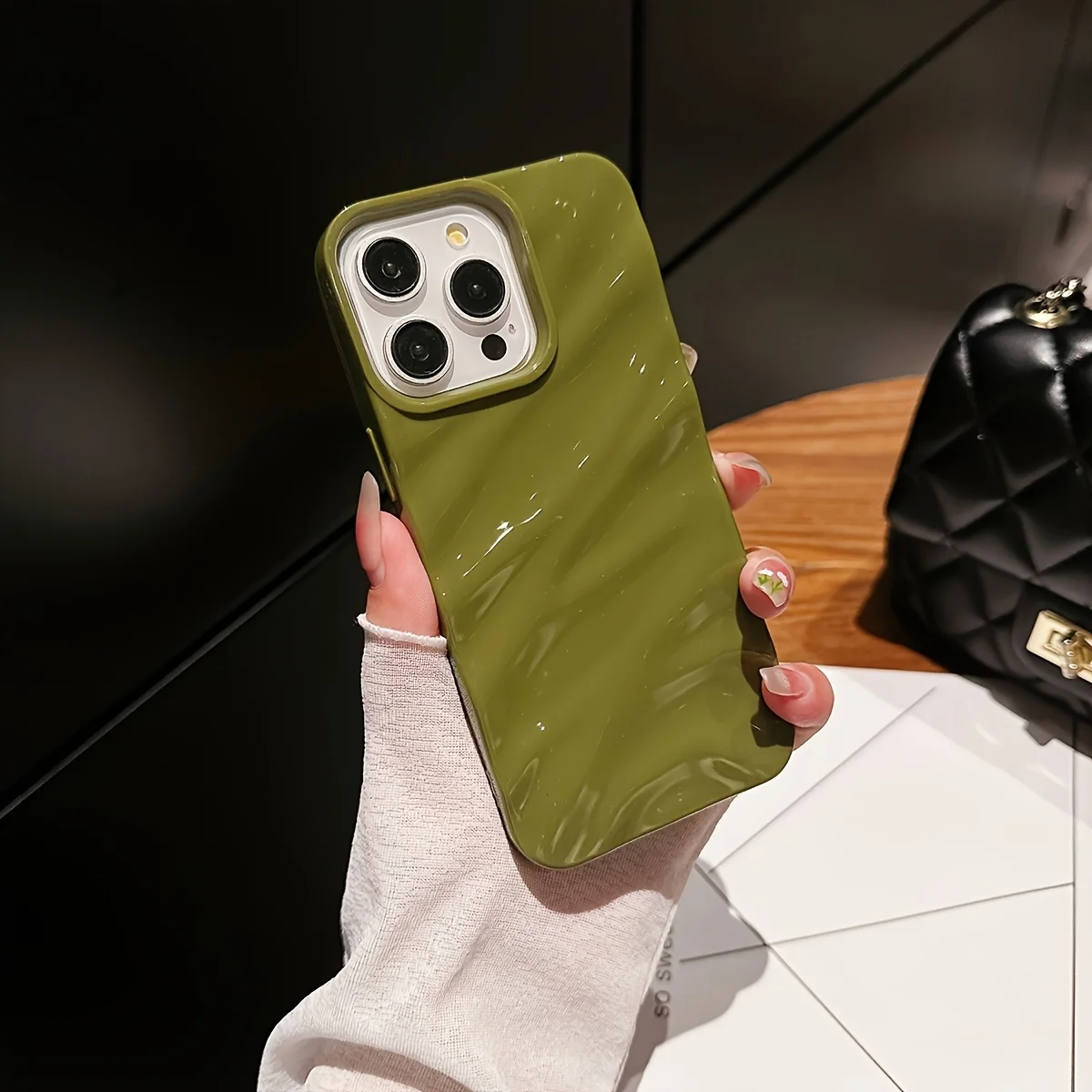(iphone 15 Plus Verde) Funda De Tpu Con Textura De Seda 6d Y Diseño Ondulado, Funda Protectora Suave A Prueba De Golpes.