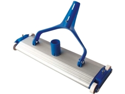 SIQUA Aspirador de Piscina de Aluminio para Piscinas de Cuatro Ruedas y Cepillo de Arrastre Conexión a Manguera de Aspiración Ø38 mm Longitud 45 cm