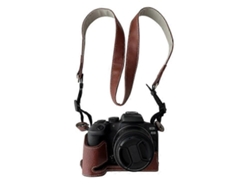 Estuche de piel sintética con textura de búfalo para cámara Canon EOS R10 con correa para el hombro Facpoet