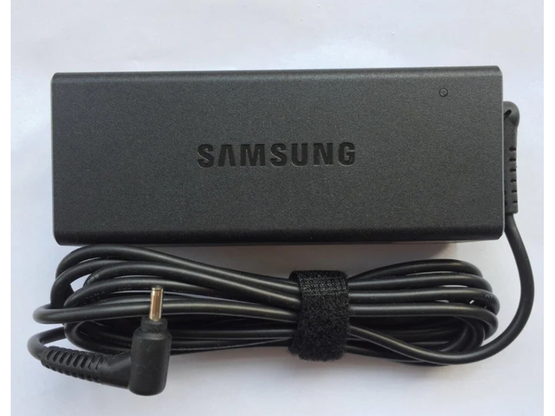 Cargador Original Samsung Cpa09-004a Para Portátiles Ba44-00362a
