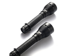 Linterna Yunzii para buceo, pesca y caza, recargable por USB, color negro brillante