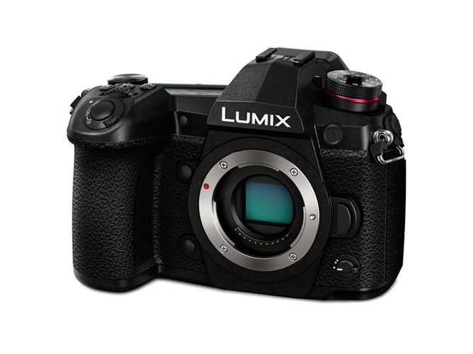 Máquina Fotográfica Mirrorless PANASONIC Lumix DC-G9 (20.3 MP - Sensor: Micro 4/3 - ISO: 100 - 25600)