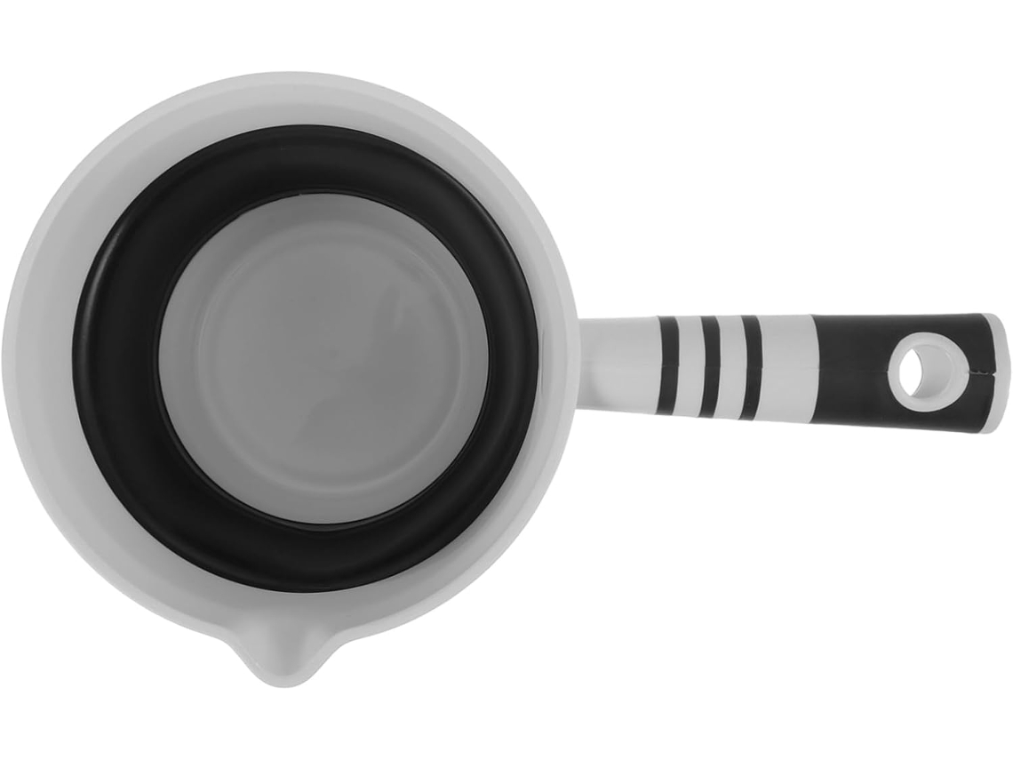 Cuchara De Agua De Plástico. Un Buen Cucharón De Agua Para La Cocina, Duradero Y Seguro De Usar.