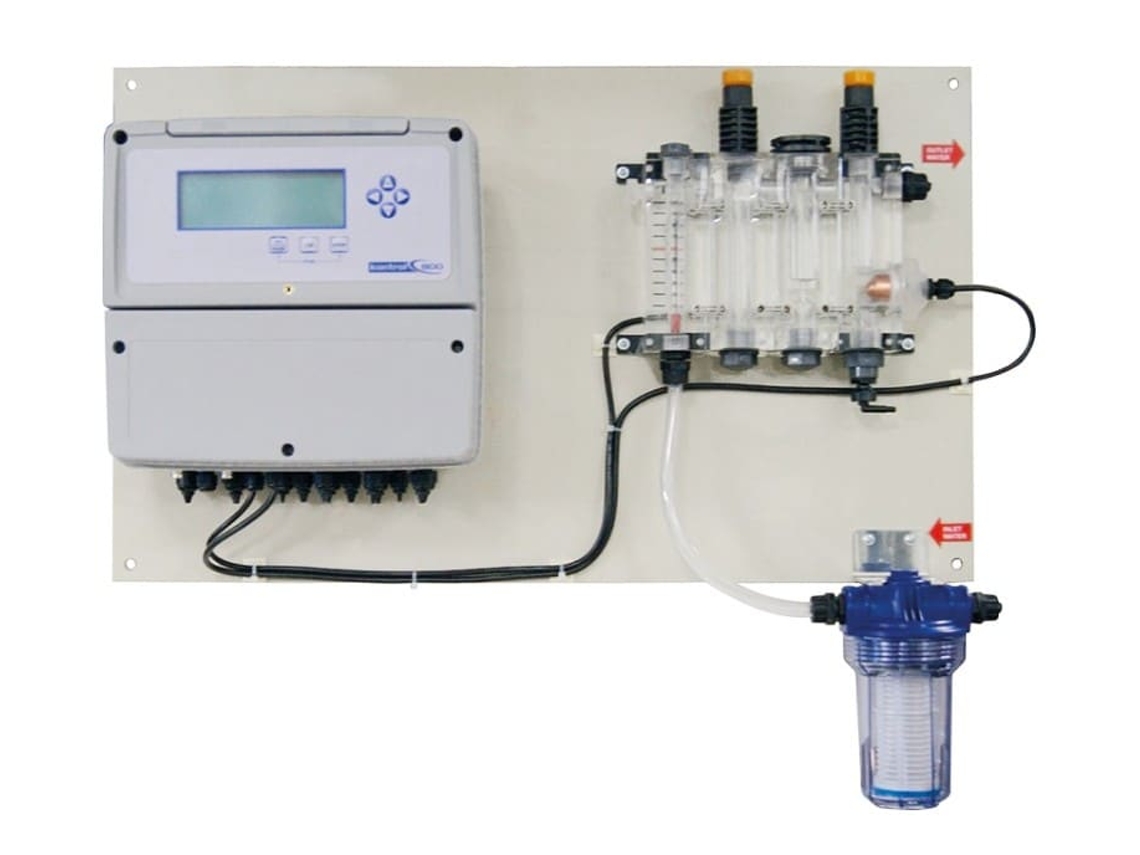 Panel de control de automatización K800 Seko para cloro, pH libre, medición y dosificación precisa.
