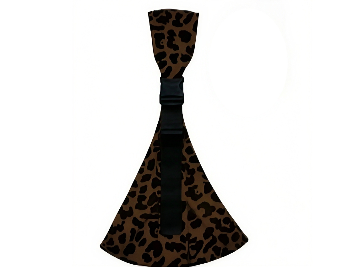 El portabebés Digitallab se adapta a la columna vertebral del bebé para formar una protección natural en forma de C (estampado de leopardo)