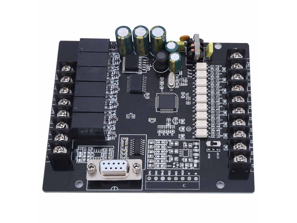 Controlador lógico programable industrial