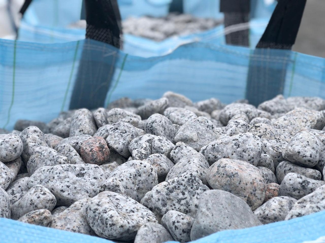 Granito Mercury en rollos, bolsa grande de 1000 kg / 24-40 mm