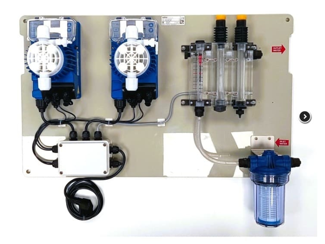 Panel TPR Seko Tekna Panel PH Redox Control avanzado del agua Automatización precisa Durable - 25 L/h 4 Bar