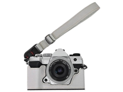 Estuche de cuero para cámara Olympus OM 5, ranura para batería, medio cuerpo, tapa inferior con correa de mano Facpoet